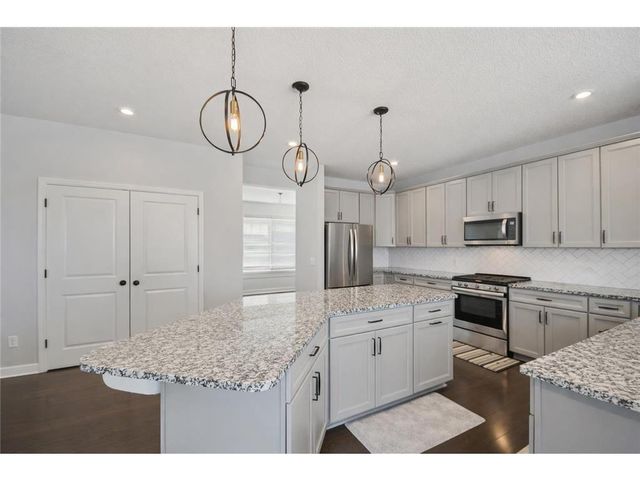 18468 70th Avenue N, Maple Grove, MN 55311