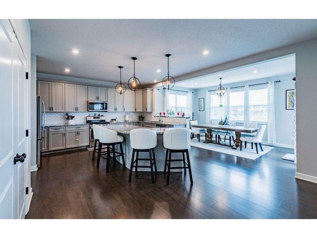 18468 70th Avenue N, Maple Grove, MN 55311