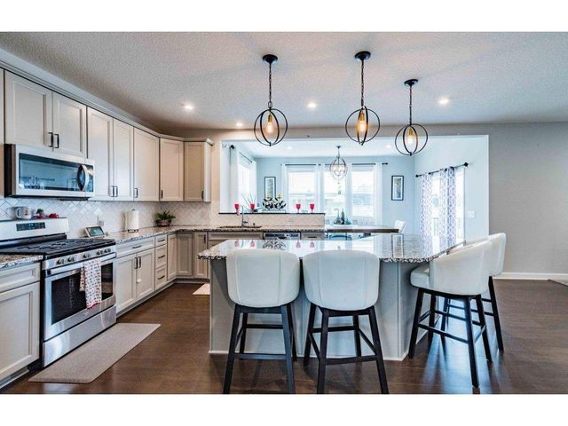 18468 70th Avenue N, Maple Grove, MN 55311