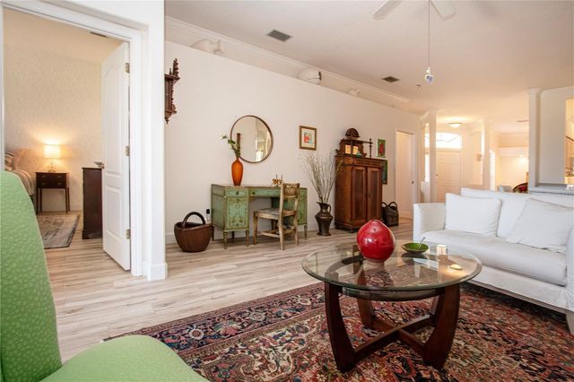 9448 FOREST HILLS CIRCLE, Sarasota, FL 34238