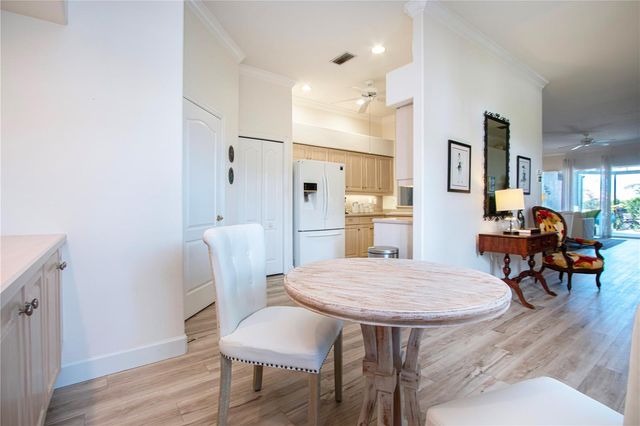 9448 FOREST HILLS CIRCLE, Sarasota, FL 34238