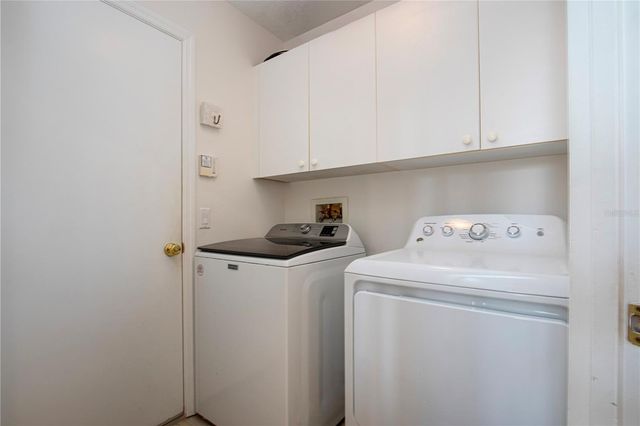 9448 FOREST HILLS CIRCLE, Sarasota, FL 34238