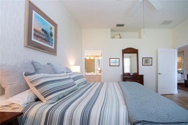 9448 FOREST HILLS CIRCLE, Sarasota, FL 34238