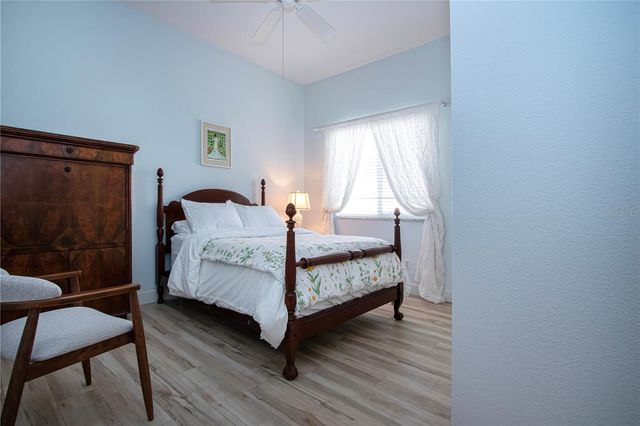 9448 FOREST HILLS CIRCLE, Sarasota, FL 34238