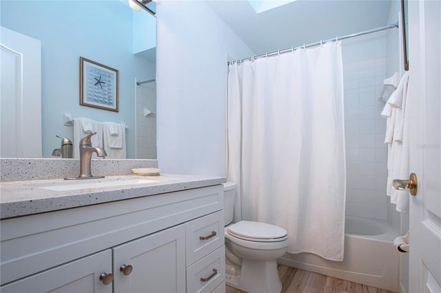 9448 FOREST HILLS CIRCLE, Sarasota, FL 34238