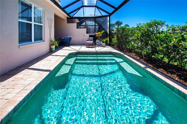 9448 FOREST HILLS CIRCLE, Sarasota, FL 34238