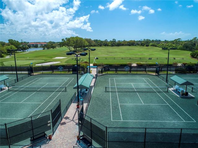 9448 FOREST HILLS CIRCLE, Sarasota, FL 34238