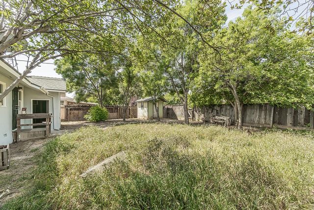 4057 N Hulbert Avenue, Fresno, CA 93705