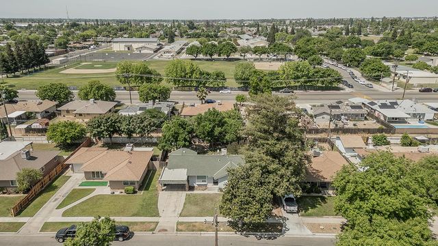 4057 N Hulbert Avenue, Fresno, CA 93705