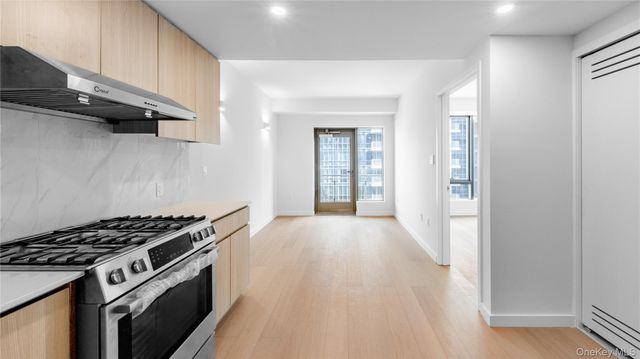 3371 Prince Street 10A, Flushing, NY 11354