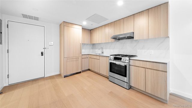 3371 Prince Street 10A, Flushing, NY 11354
