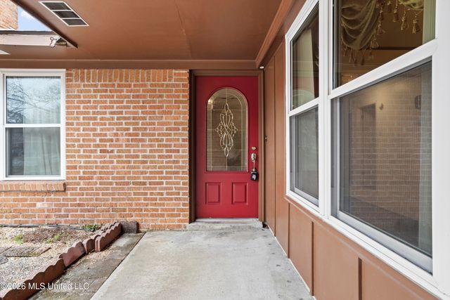 2704 English Drive, Ocean Springs, MS 39564