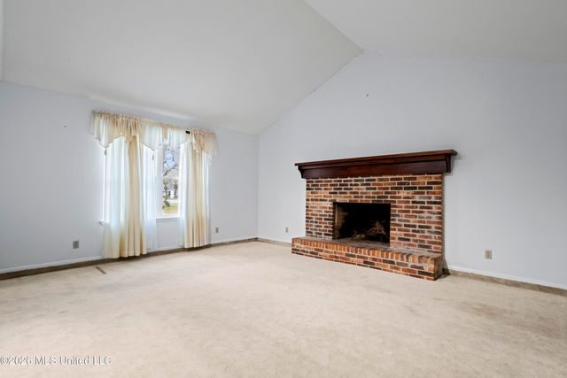 2704 English Drive, Ocean Springs, MS 39564