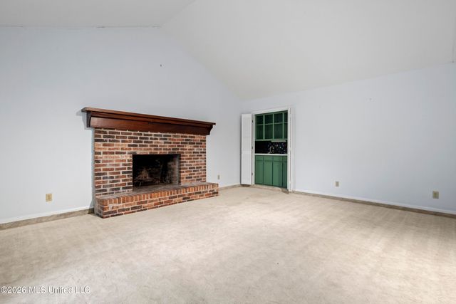 2704 English Drive, Ocean Springs, MS 39564