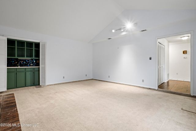 2704 English Drive, Ocean Springs, MS 39564