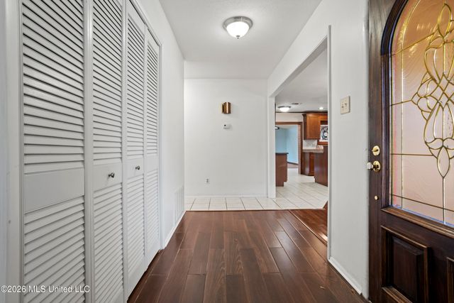 2704 English Drive, Ocean Springs, MS 39564