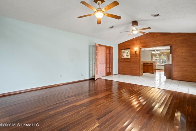 2704 English Drive, Ocean Springs, MS 39564