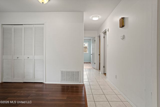 2704 English Drive, Ocean Springs, MS 39564