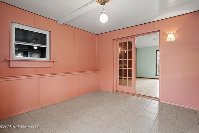 2704 English Drive, Ocean Springs, MS 39564