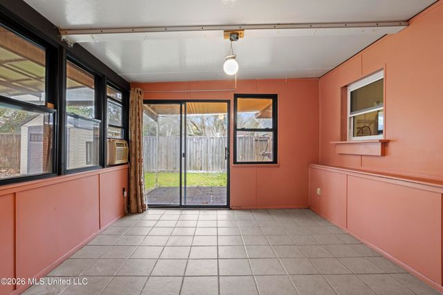 2704 English Drive, Ocean Springs, MS 39564