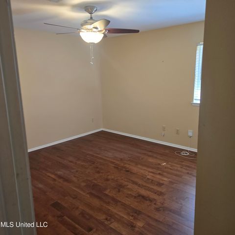 2704 English Drive, Ocean Springs, MS 39564