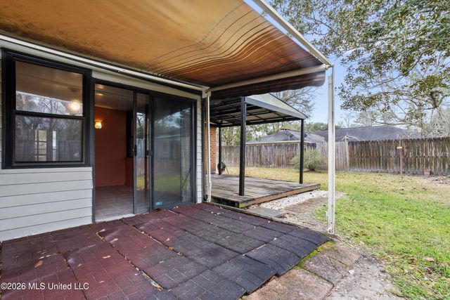 2704 English Drive, Ocean Springs, MS 39564