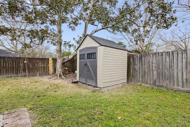 2704 English Drive, Ocean Springs, MS 39564