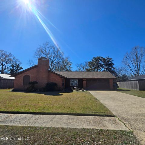 2704 English Drive, Ocean Springs, MS 39564