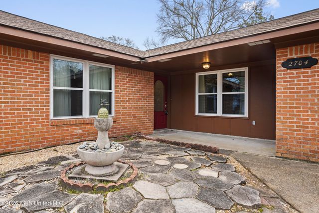 2704 English Drive, Ocean Springs, MS 39564