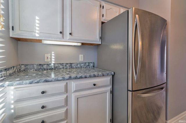 122 Hampton Drive, Evansville, IN 47715