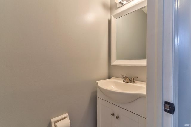 122 Hampton Drive, Evansville, IN 47715