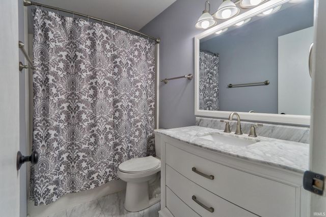 122 Hampton Drive, Evansville, IN 47715