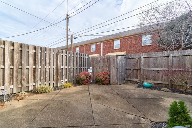 122 Hampton Drive, Evansville, IN 47715