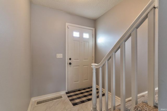 122 Hampton Drive, Evansville, IN 47715