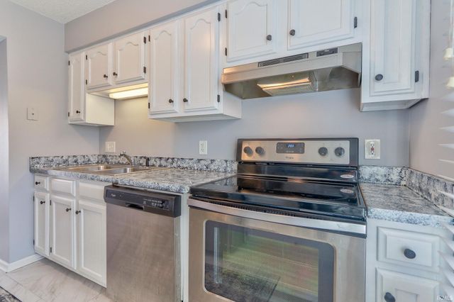 122 Hampton Drive, Evansville, IN 47715