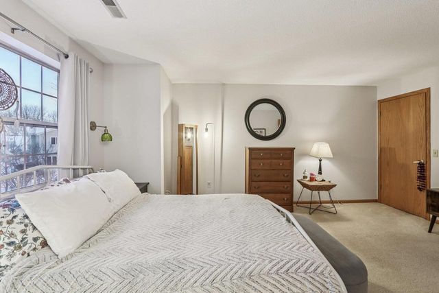 279 Kearney Way, Waunakee, WI 53597