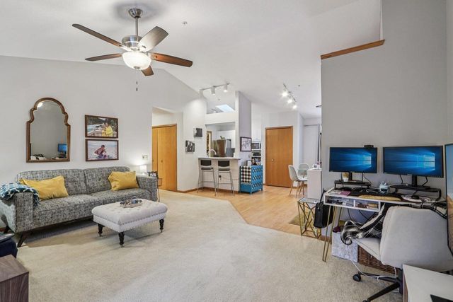 279 Kearney Way, Waunakee, WI 53597