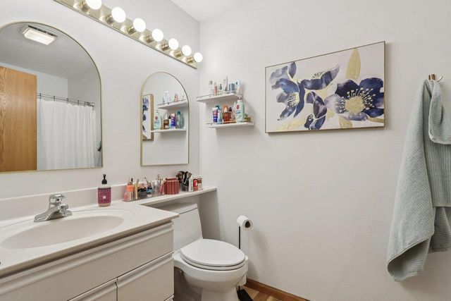 279 Kearney Way, Waunakee, WI 53597