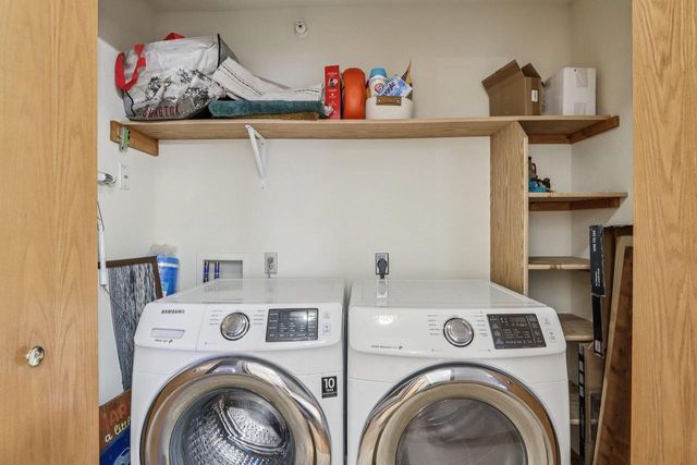 279 Kearney Way, Waunakee, WI 53597