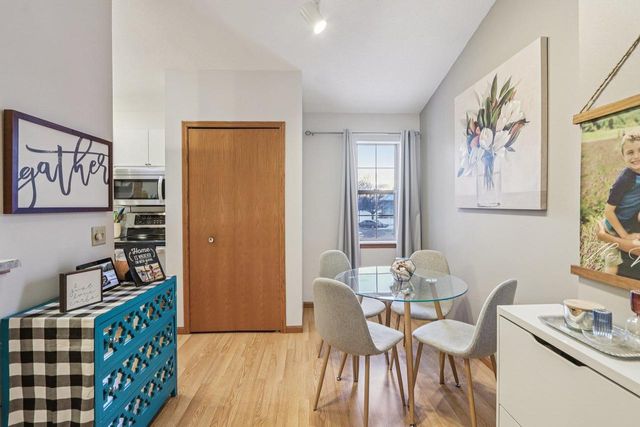 279 Kearney Way, Waunakee, WI 53597