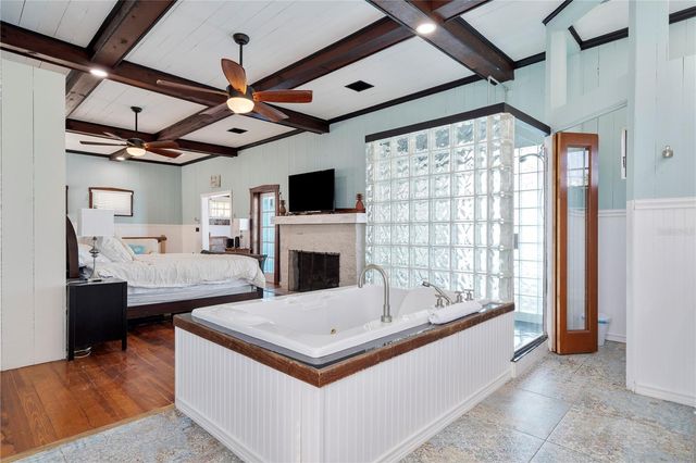 105 21ST AVENUE, St Pete Beach, FL 33706