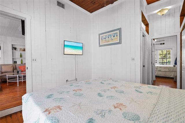 105 21ST AVENUE, St Pete Beach, FL 33706
