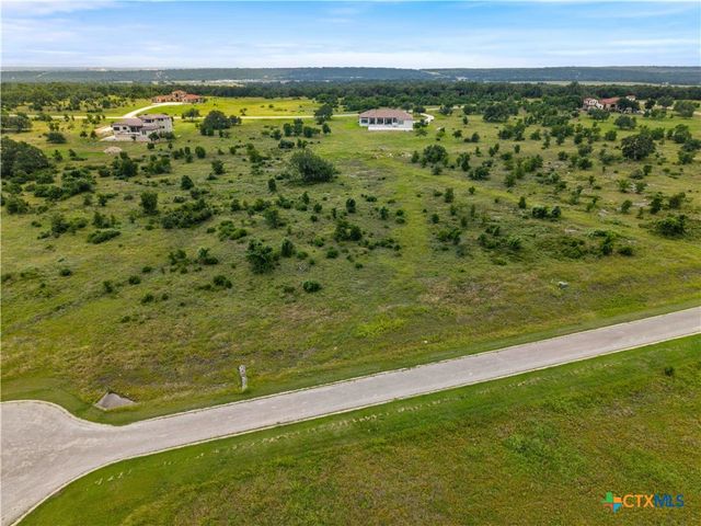 308 Via Francesco, Florence, TX 76527