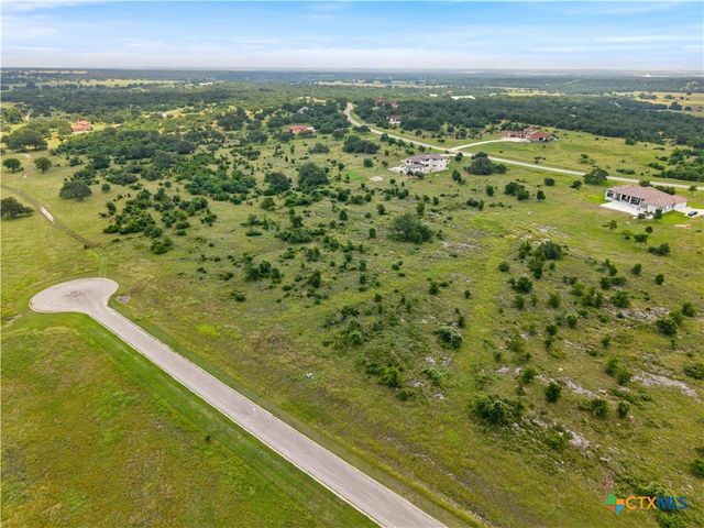 308 Via Francesco, Florence, TX 76527