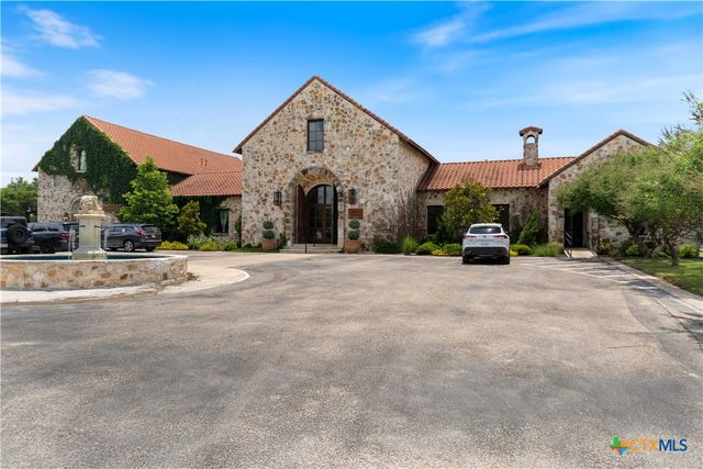 308 Via Francesco, Florence, TX 76527