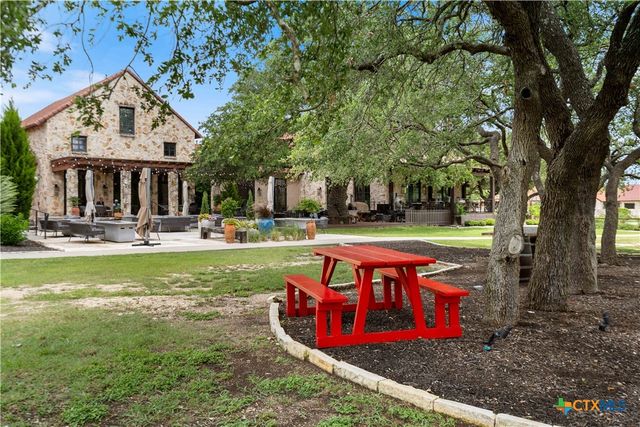 308 Via Francesco, Florence, TX 76527