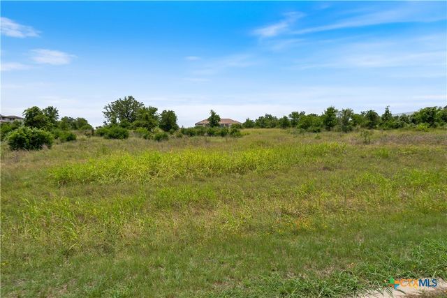 308 Via Francesco, Florence, TX 76527