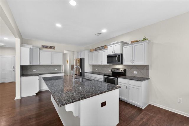 210 Wood Thrush Way, Summerville, SC 29486