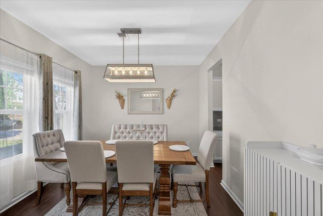 210 Wood Thrush Way, Summerville, SC 29486