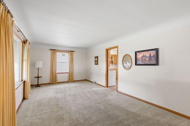 845 Spencer Street S, Shakopee, MN 55379